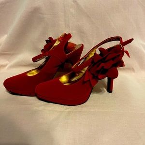 Maurices Red Velvet size 9 Heels